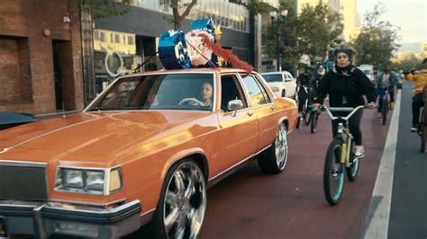 Blindspotting (S02E01): Planes, Trains, and Automobiles .